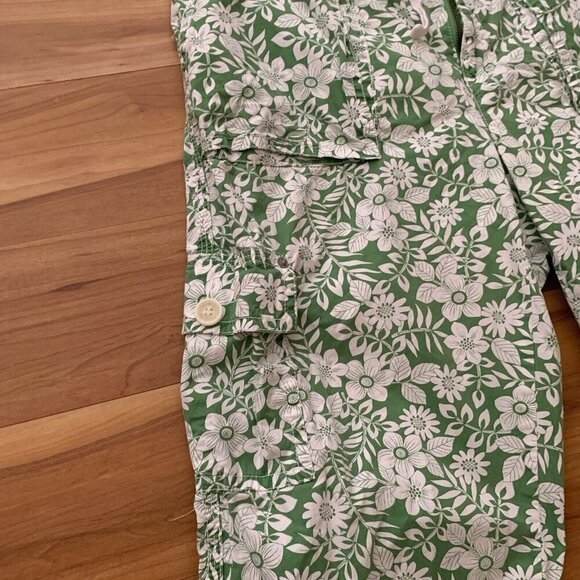 Liz Claiborne Sloane Size 12 Women’s Capri Green Floral Print Cargo Pants - Picture 4 of 10